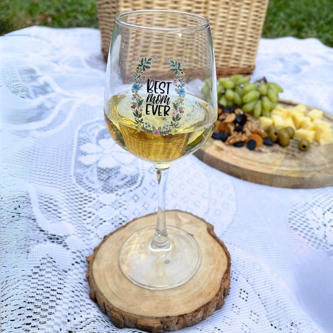 Wine Glass Set with Cheese Board for Mom – Perfect Mother’s Day Gift
