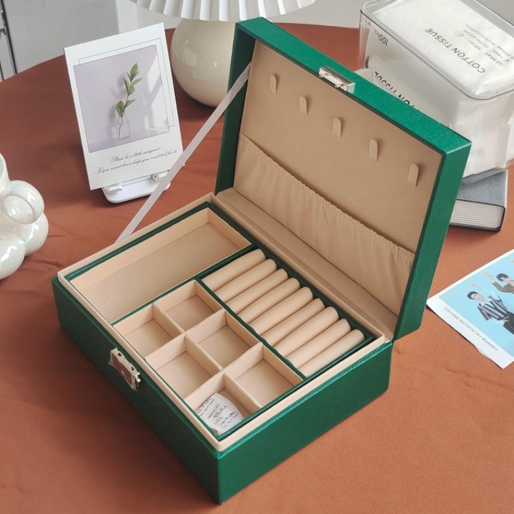 Compact & Travel-Friendly Jewelry Box – Keep Your Accessories Tangle-Free