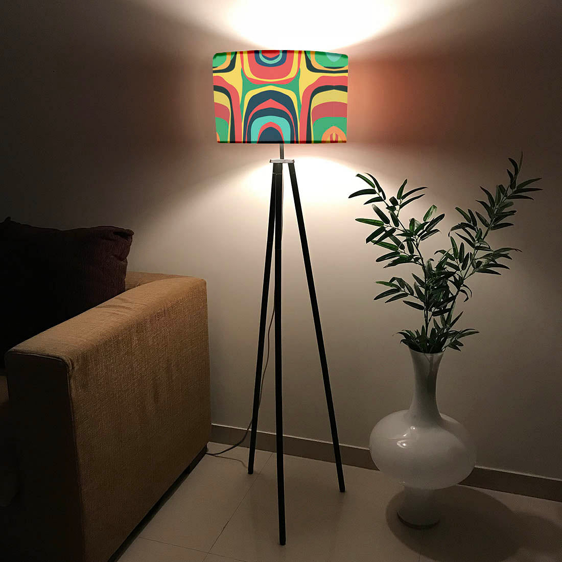 TripodFloor Lamp Decorative Light for Living Rooms - Retro Look Nutcase