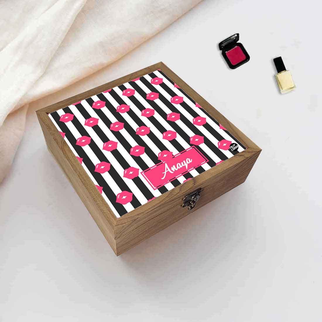 Customized Box Jewelry Holder With Name - Pink Lips Pout Nutcase