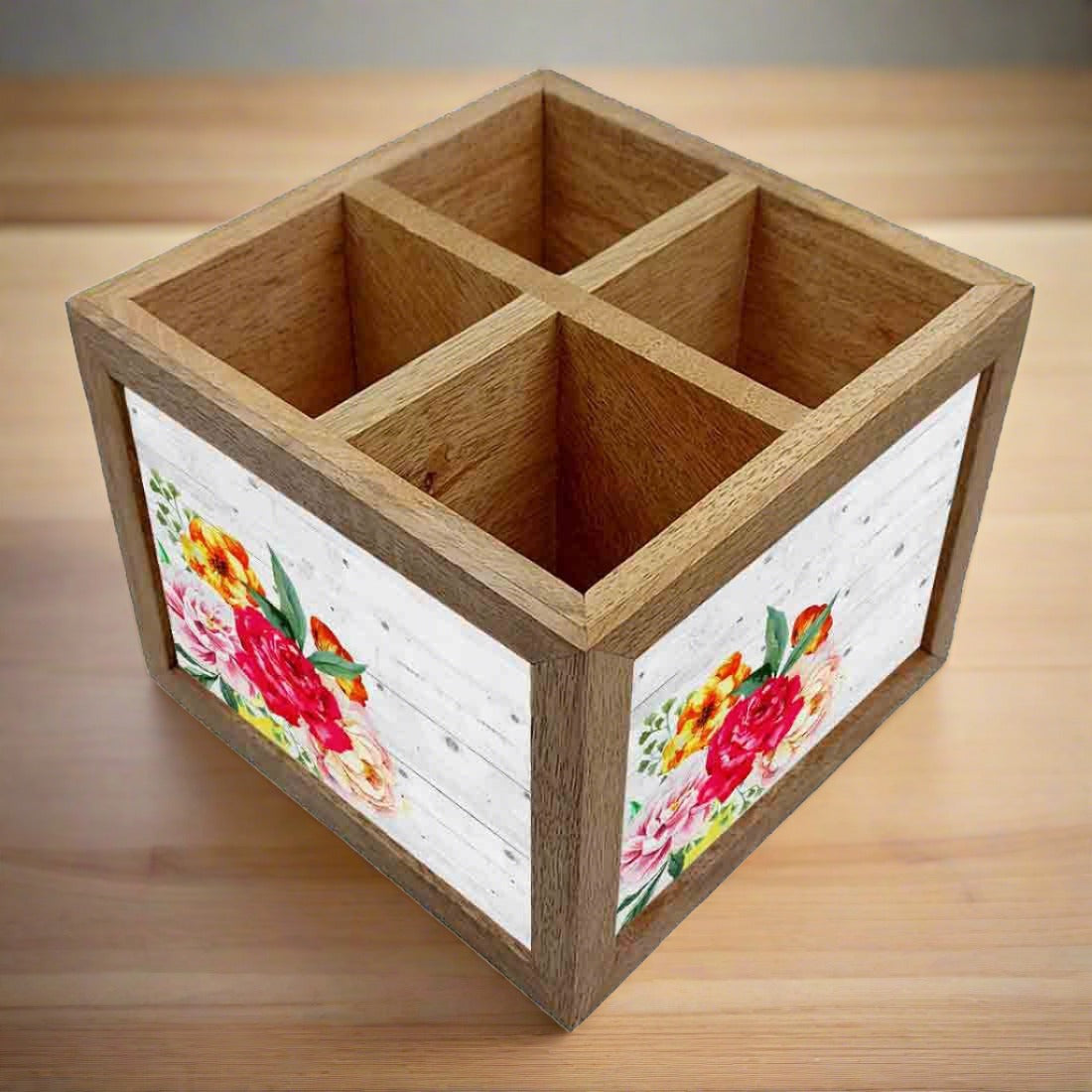 Natural Wooden Cutlery Holder -  Vintage Flower Nutcase