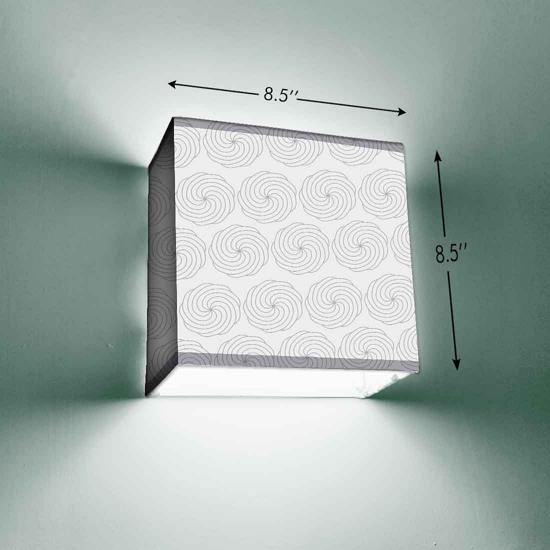 Fancy Square Wall Lamp  -  Round Design Nutcase